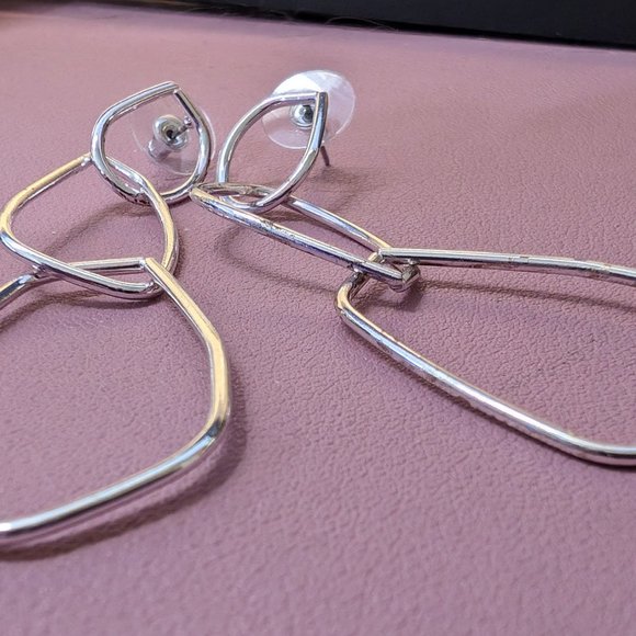 Geometric silver earrings - Picture 2 of 2